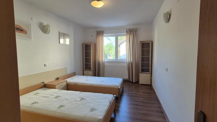 Casă cu 5 camere cu Teren 352 Mp în Iancu Nicolae