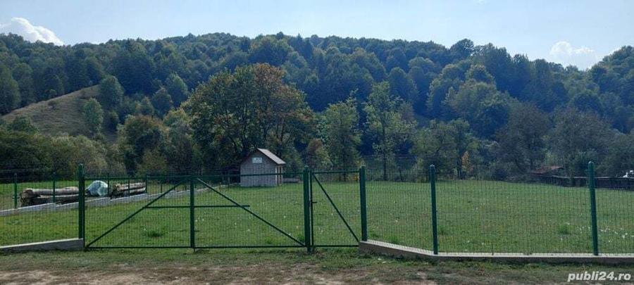 Teren de 12820 mp, în Agăș