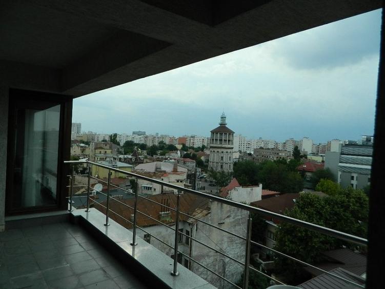 Apartament cu 4 camere decomandat, mobilat în Pache Protopopescu