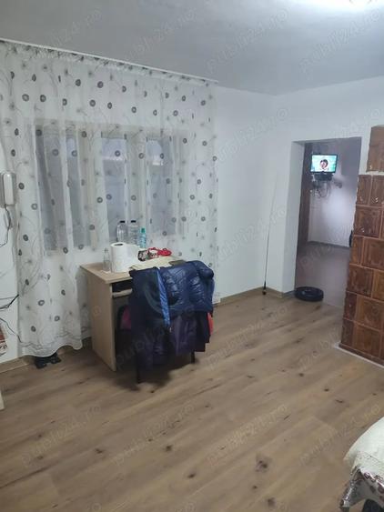 Casă cu 3 camere cu Teren 2500 Mp în Podu Turcului