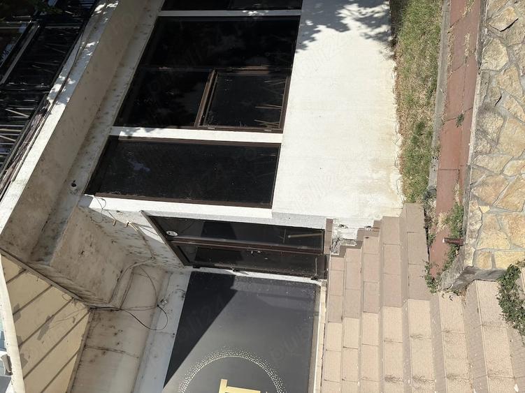 Spațiu comercial, de 100 mp, în E3