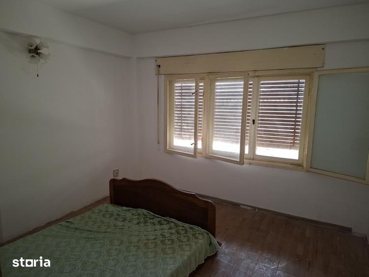 Apartament cu 4 camere, mobilat în Central