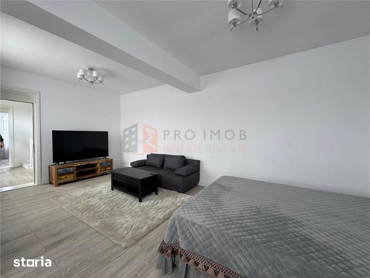 Casă cu 6 camere decomandat cu Teren 702 Mp în Vadu Pașii