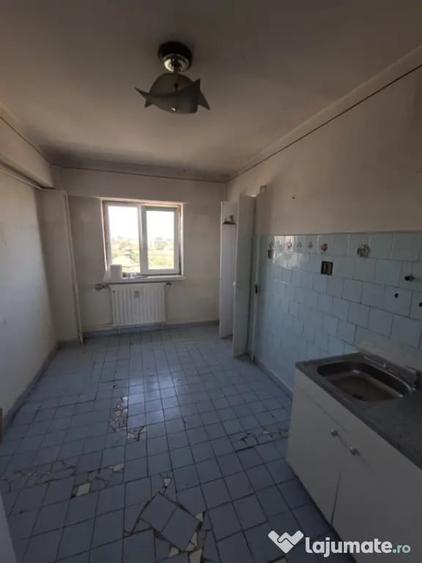 Apartament cu 4 camere decomandat în Lăpuș Argeș