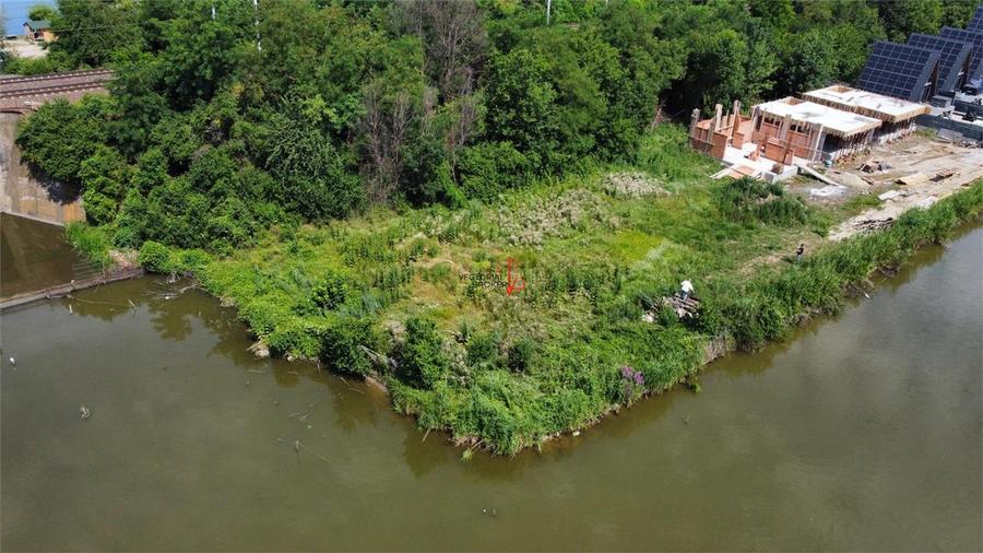 Teren Construcții intravilan de 1100 mp, în Periș