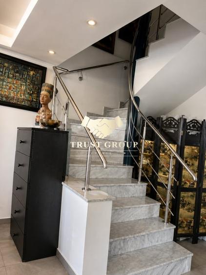 Apartament cu 5 camere decomandat în Aviatorilor