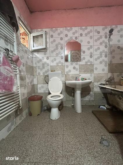 Casă cu 4 camere cu Teren 100 Mp în Jichișu de Jos