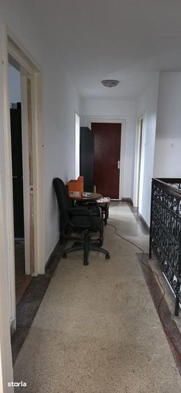 Casă cu 4 camere cu Teren 429 Mp în Calea București