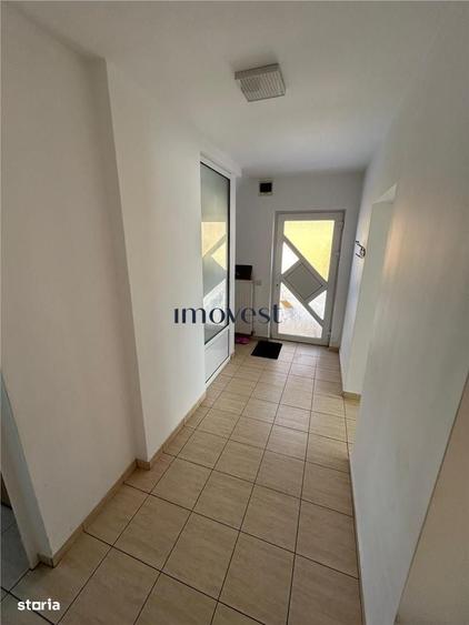Casă cu 4 camere cu Teren 1875 Mp în Central