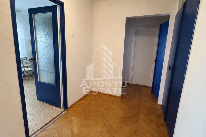 Apartament cu 2 camere decomandat în Girocului
