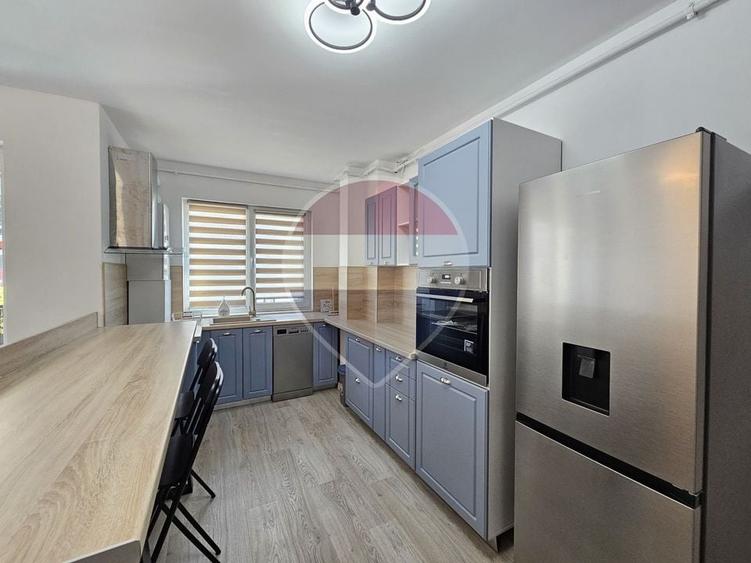 Apartament cu 2 camere semidecomandat, mobilat în Florești