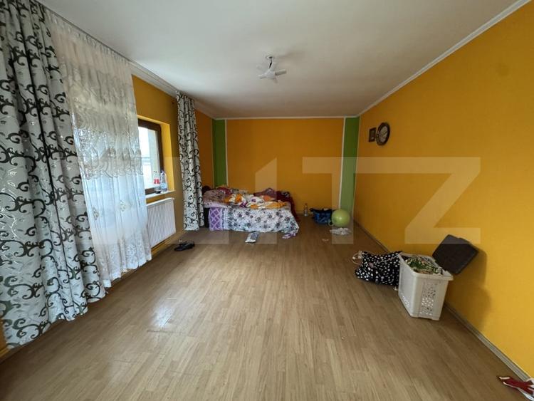 Casă individuală cu 6 camere cu Canalizare în Mureșeni