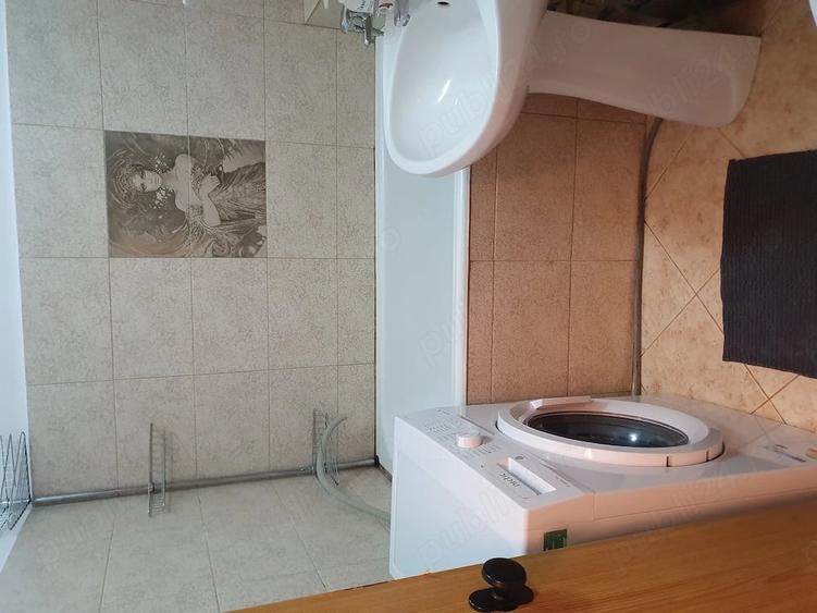 Garsonieră decomandată în Costin Georgian