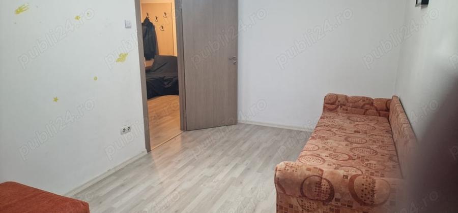 Apartament cu 3 camere decomandat în Hipodrom 3