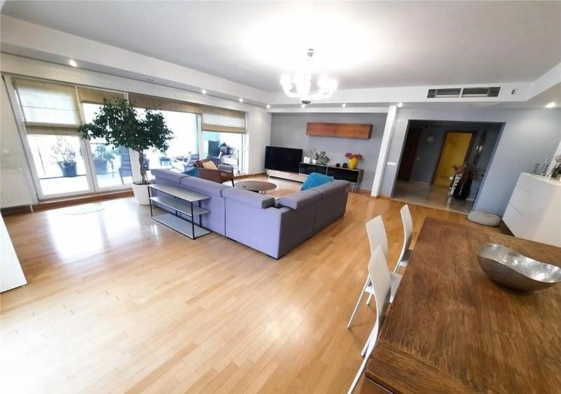 Apartament cu 4 camere în Kiseleff