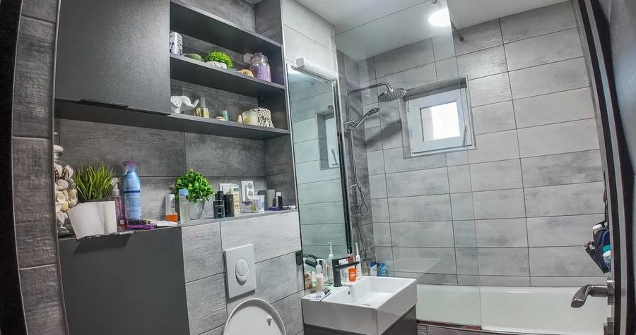 Apartament cu 3 camere decomandat, mobilat în Târgu Cucu