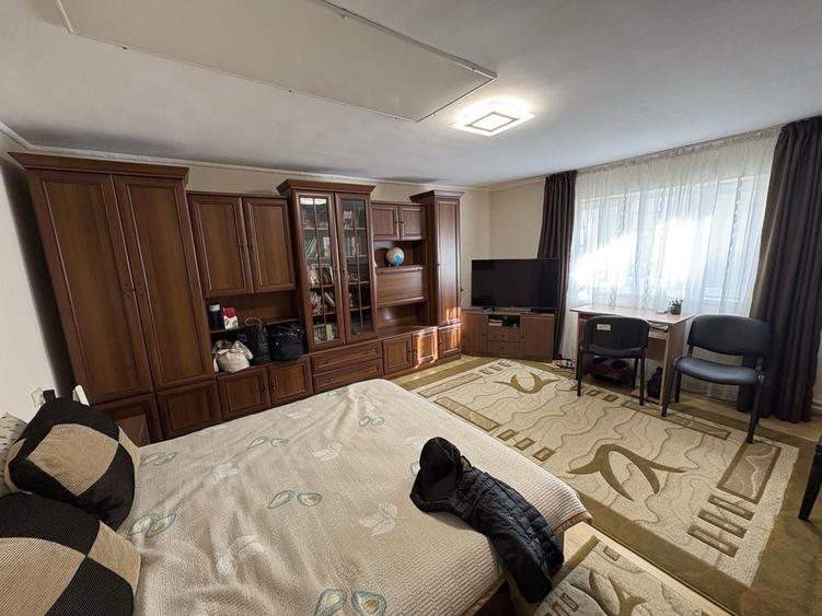 Casă cu 4 camere în Radovanu
