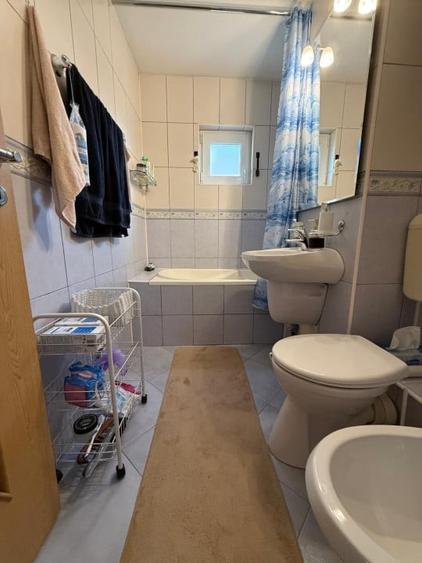 Apartament cu 2 camere semidecomandat în Girocului