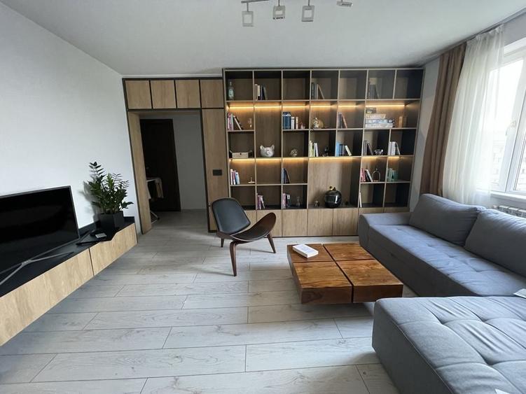 Apartament cu 2 camere semidecomandat în Take Ionescu