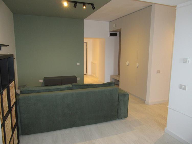 Apartament cu 2 camere semidecomandat, mobilat în Fundeni