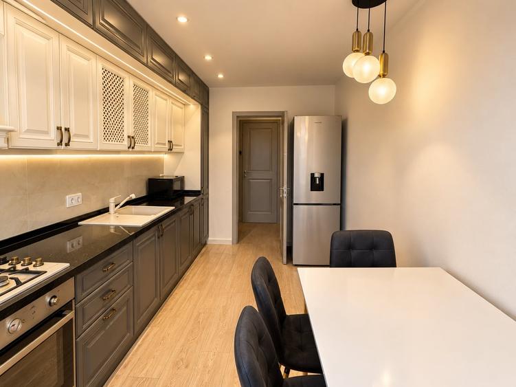 Apartament cu 2 camere decomandat, mobilat în Central