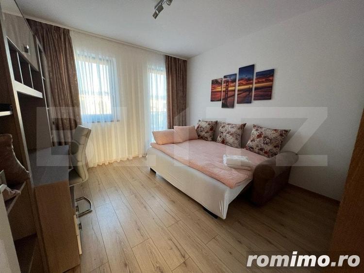 Apartament cu 3 camere semidecomandat în Cetate