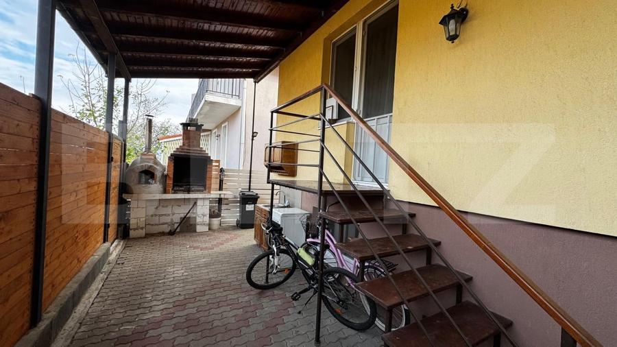 Duplex cu 5 camere cu Canalizare în Micești