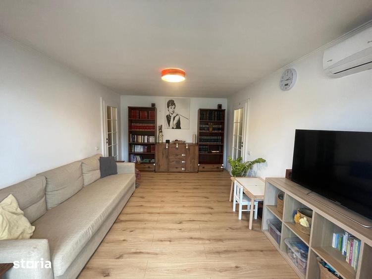 Apartament cu 2 camere semidecomandat în Girocului
