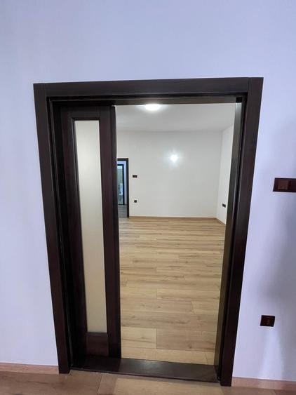 Apartament cu 2 camere semidecomandat în Cihei