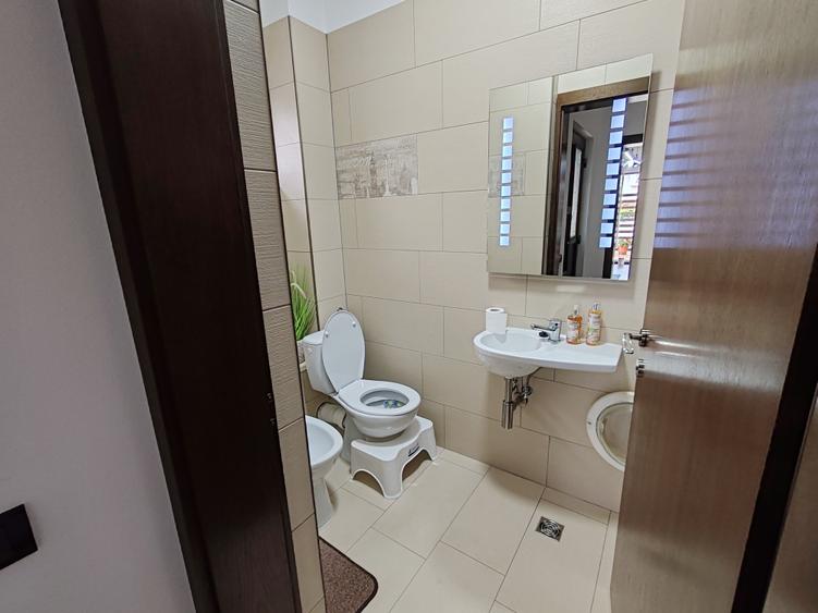 Casă individuală cu 3 camere cu Canalizare în Central