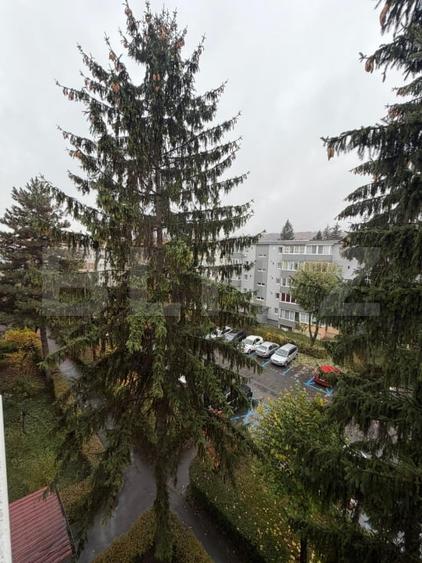 Apartament cu 3 camere semidecomandat în Astra