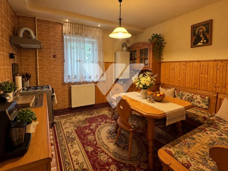Apartament cu 3 camere decomandat, mobilat în Vasile Aaron