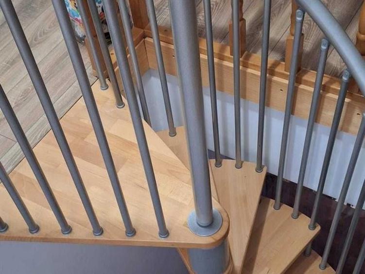 Casă individuală cu 4 camere cu Teren 1150 Mp în Central