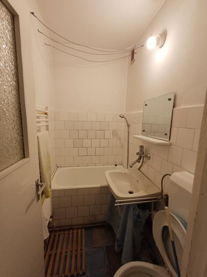 Apartament cu 2 camere semidecomandat în Griviței