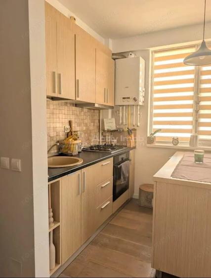 Apartament cu 3 camere decomandat în Vârteju