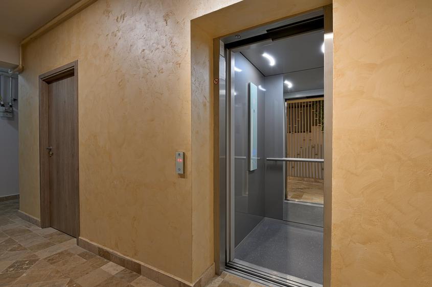 Apartament cu 2 camere decomandat, mobilat în Sebastian