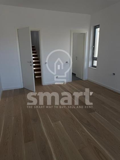 Duplex cu 4 camere semidecomandat cu Garaj în Borhanci