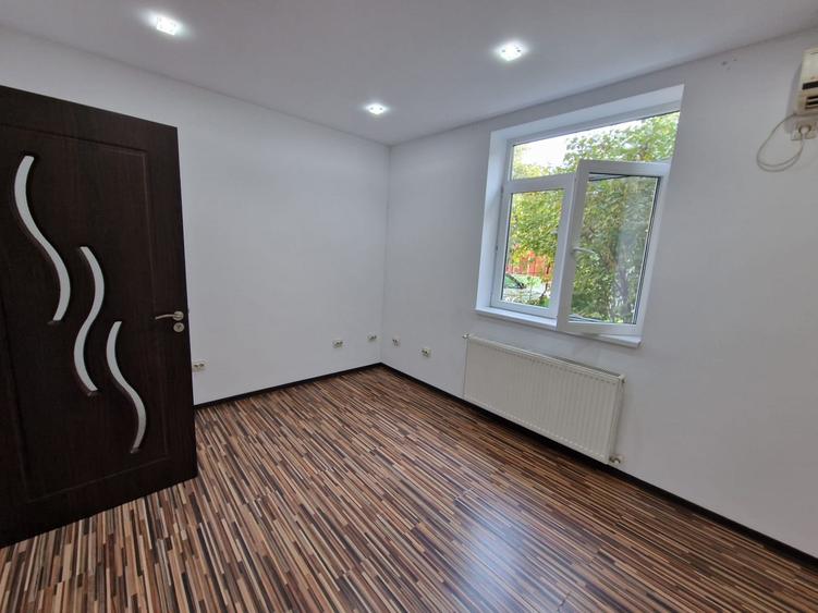 Casă individuală cu 4 camere cu Canalizare în Rahova