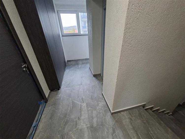 Apartament cu 4 camere semidecomandat în Mărăști