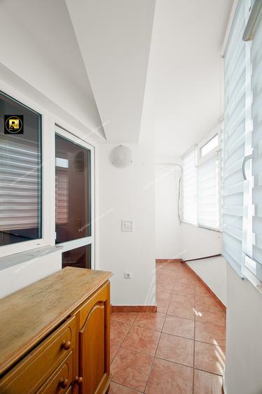 Apartament cu 4 camere decomandat, mobilat în Micro 18