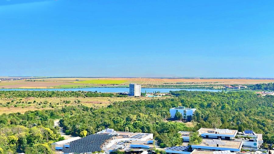 Apartament cu 2 camere decomandat în Olimp