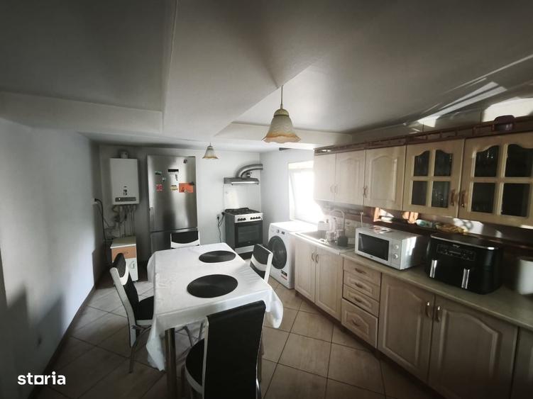 Casă cu 3 camere în Micro 3