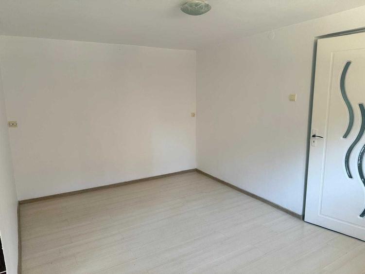 Casă cu 4 camere cu Teren 204 Mp în Exterior Vest