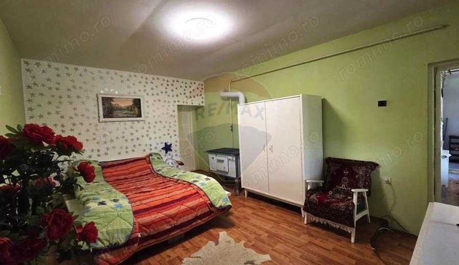 Casă cu 3 camere cu Teren 5800 Mp în Lechința
