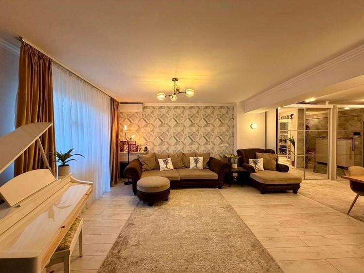 Apartament cu 3 camere decomandat în Costin Georgian