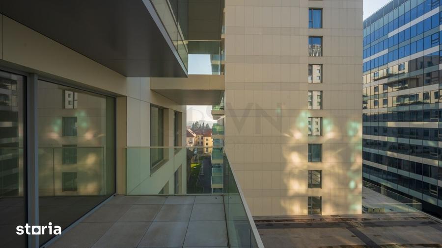 Apartament cu 4 camere decomandat în Pipera
