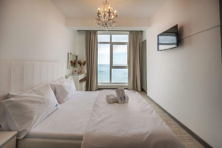 Apartament cu 3 camere decomandat în Mamaia-Sat