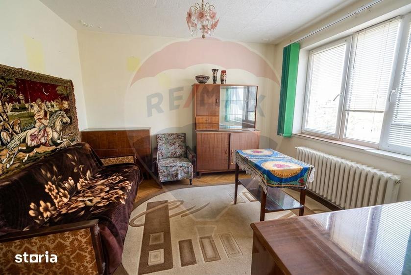 Apartament cu 2 camere decomandat în Est