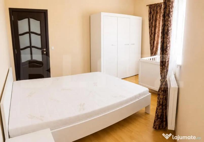 Apartament cu 3 camere semidecomandat în Independenței