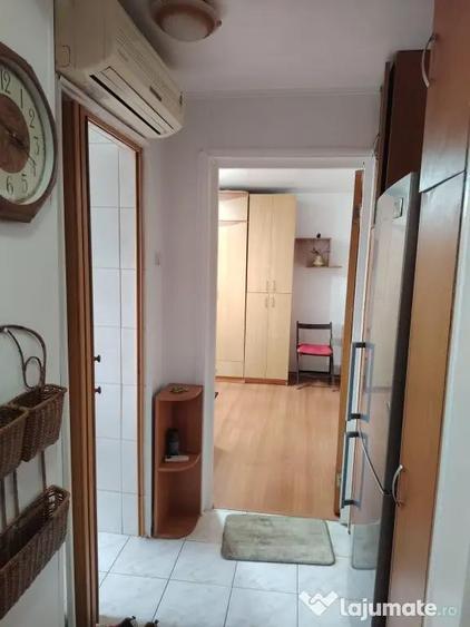 Apartament cu 2 camere decomandat în Arcul de Triumf
